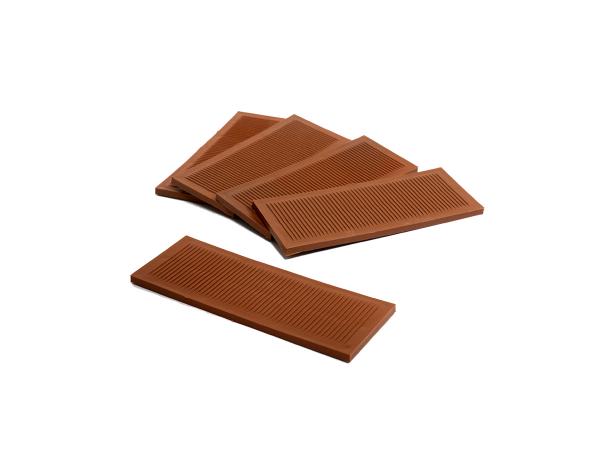 Vymezovací plastová podložka 30 x 80 x 2 mm